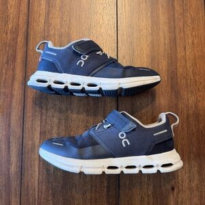 On Kids' Preschool Cloud Play Shoes Navy White Size 1.5K